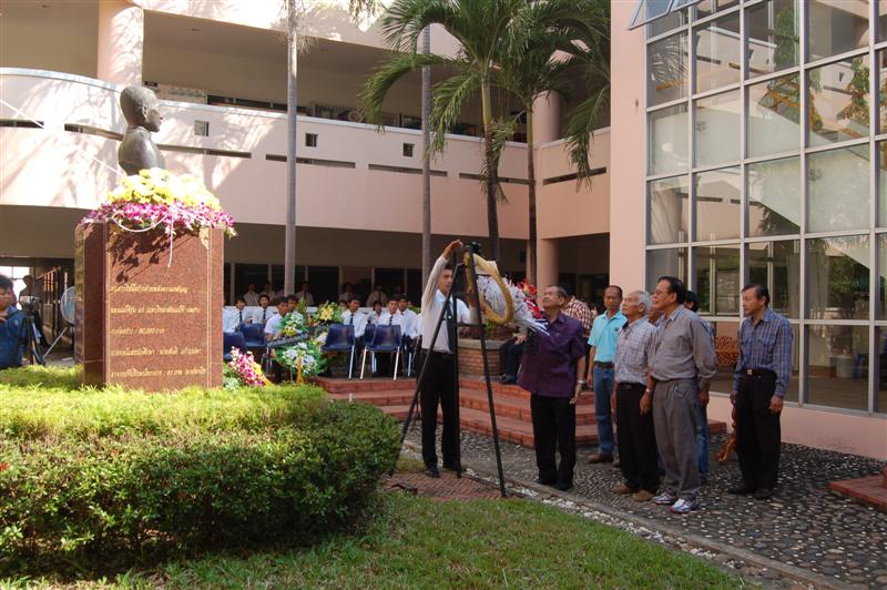 ../Picture/2552/DSC_0046 (Medium).JPG